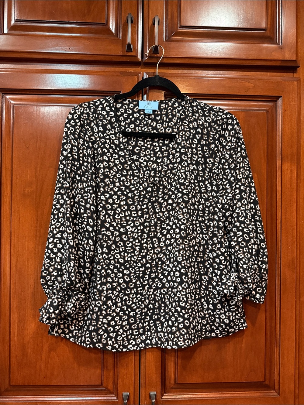 CeCe Black and Cream Leopard-Print Long-Sleeve Blouse